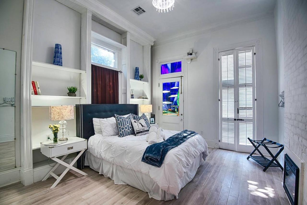 Villa 7 Bedroom - Sleeps 14! Next To Bourbon Street New Orleans