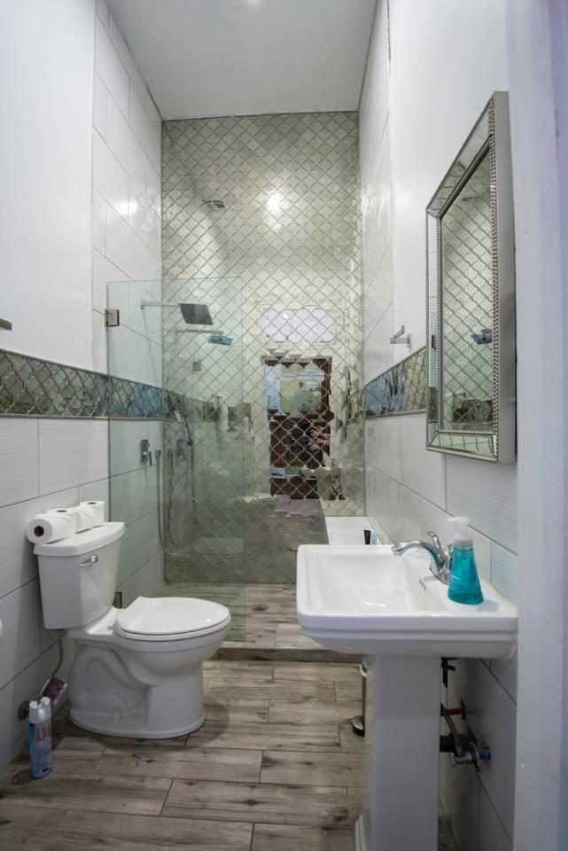 7 Bedroom - Sleeps 14! Next To Bourbon Street Villa *