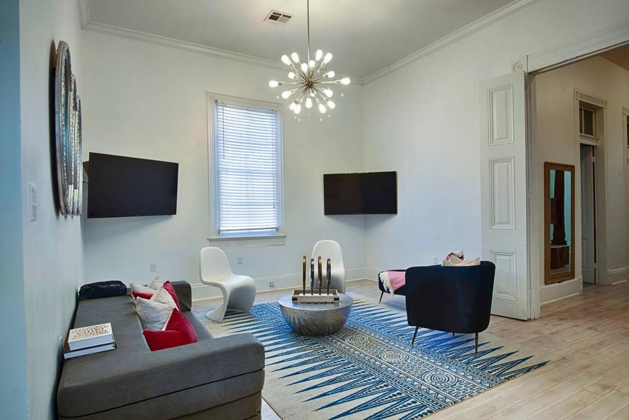 7 Bedroom - Sleeps 14! Next To Bourbon Street * New Orleans