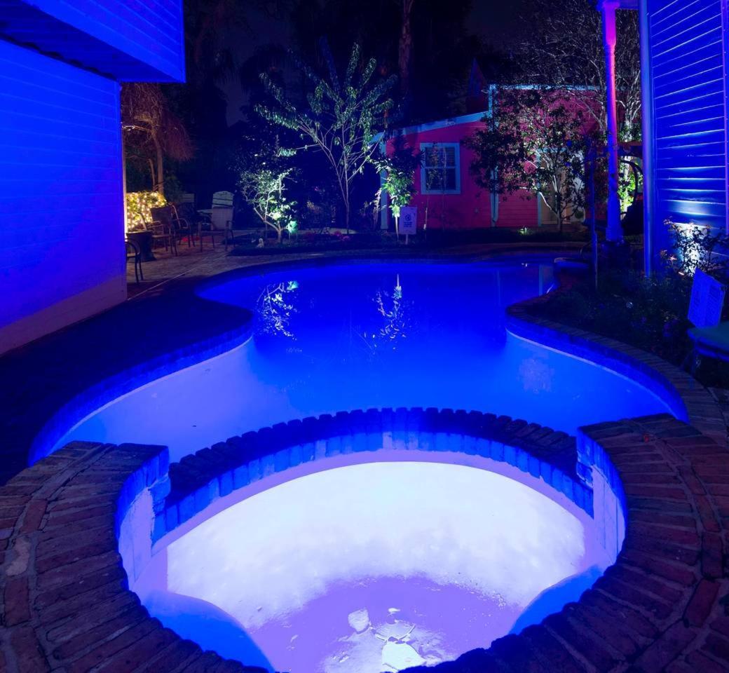 7 Bedroom - Sleeps 14! Next To Bourbon Street Villa *