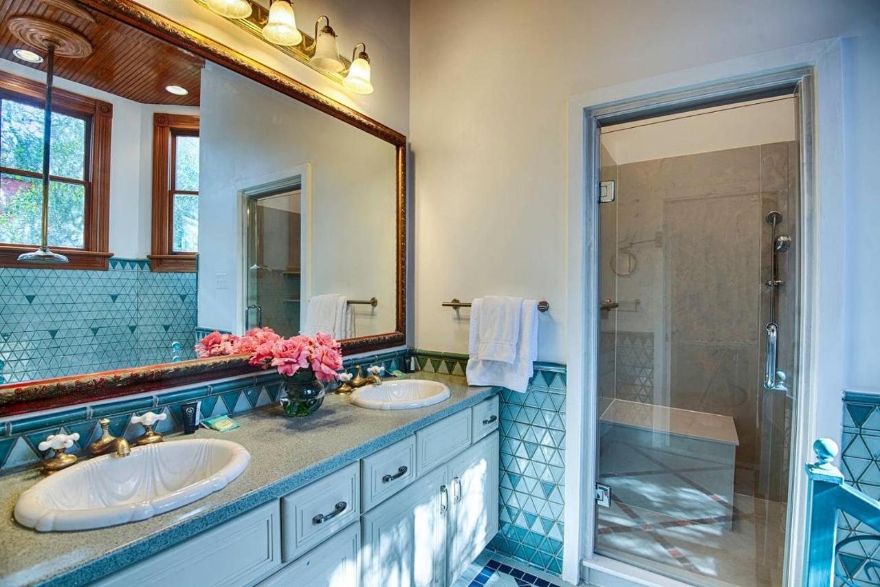 7 Bedroom - Sleeps 14! Next To Bourbon Street New Orleans