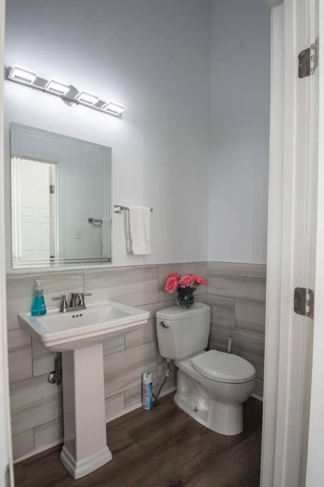 Villa 4 Bedroom - Sleeps 8! Location Next To Bourbon Street! New Orleans