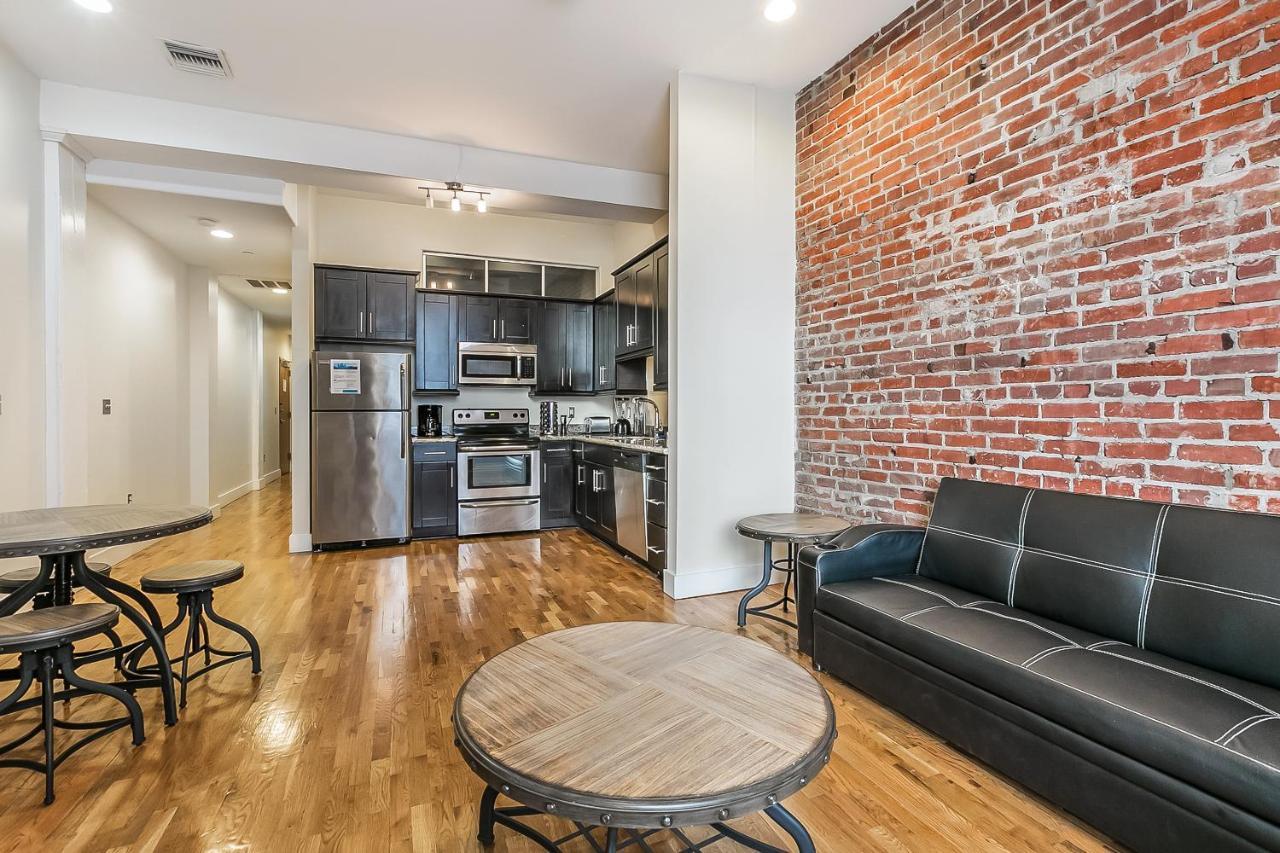 Apartment Spacious Steps Away From French Quarter