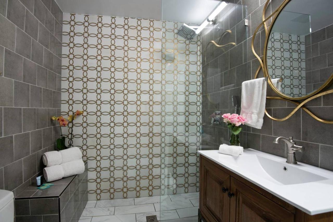 Inn 4 Bedroom - Sleeps 8! Celebrity Next To Frenchman St 3*