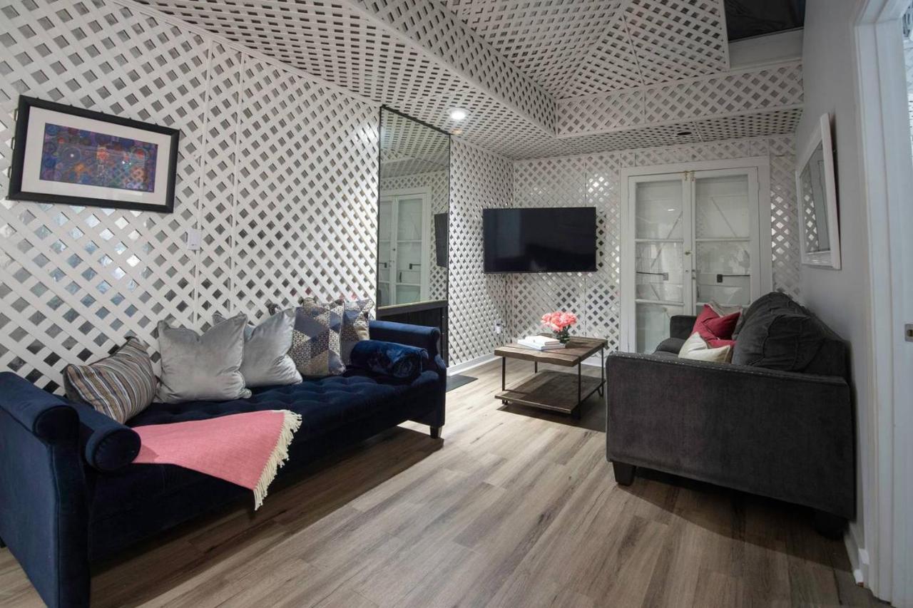4 Bedroom - Sleeps 8! Celebrity Next To Frenchman St Inn