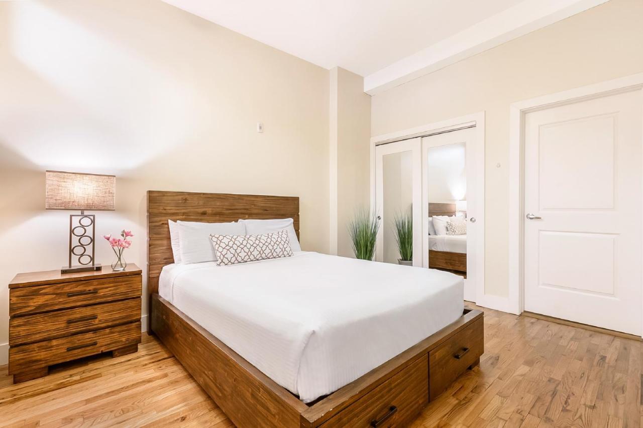 Gorgeous Condo 1 Minute Walk To French Quarter And Bourbon St.
