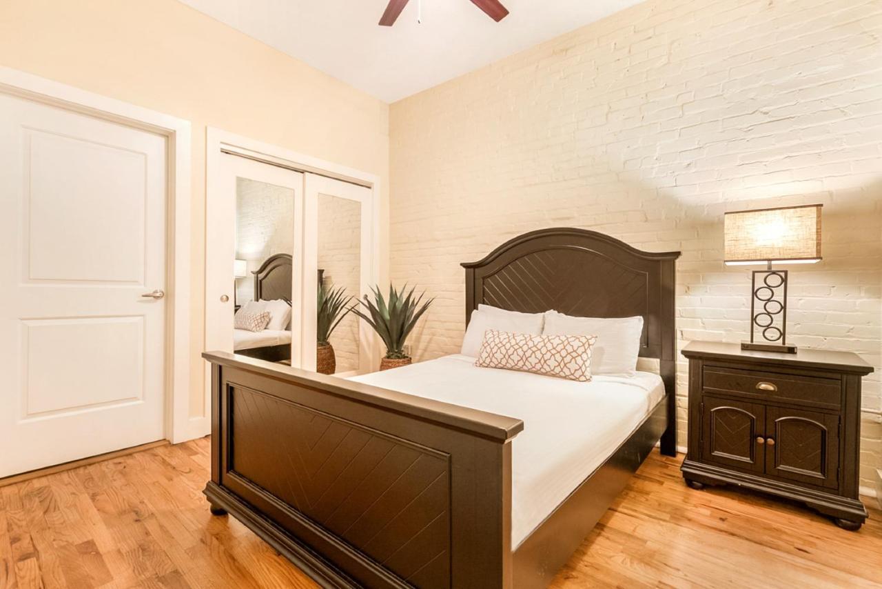 Apartment Beautiful Steps From French Quarter & Bourbon St. New Orleans