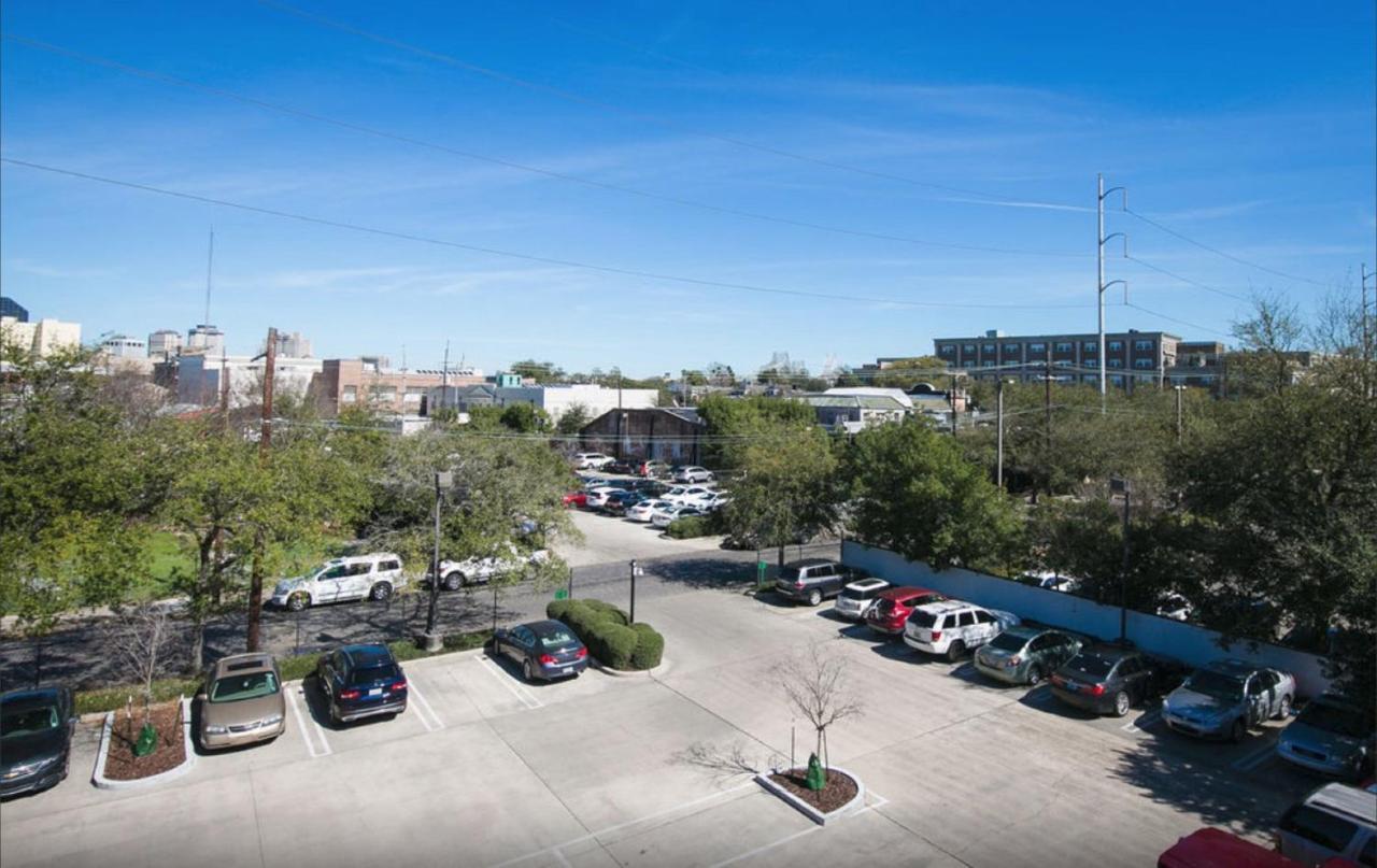 Spacious 4bd Luxury Penthouse With Balcony Apartment New Orleans