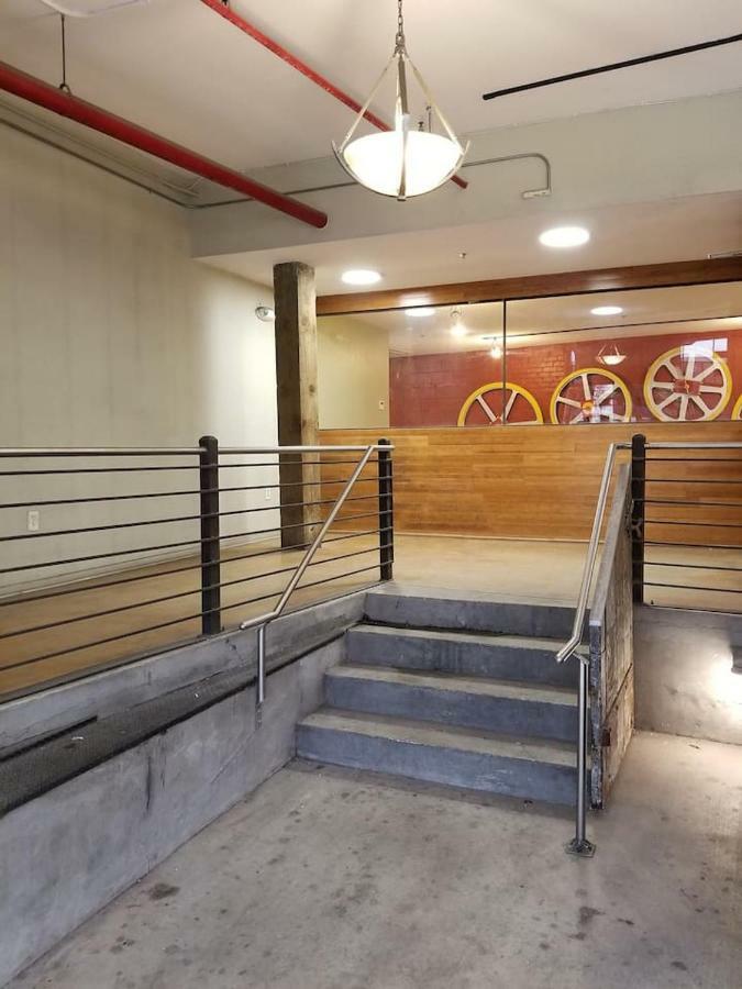 Gorgeous 3br/2ba Industrial In Nola By Domio New Orleans
