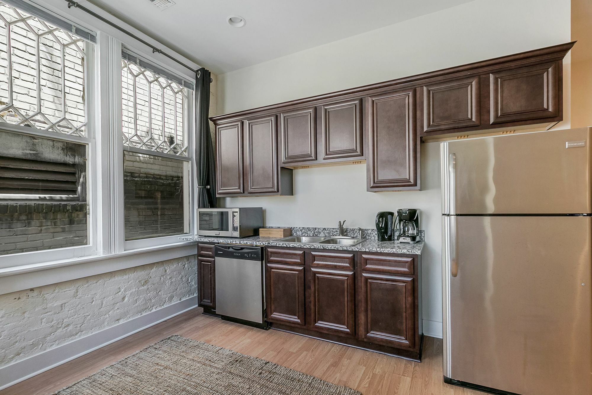 Apartment Chic 2br In Arts/warehouse District By Sonder