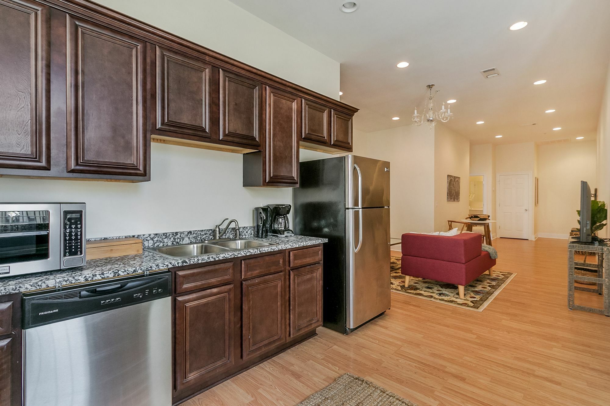 Chic 2br In Arts/warehouse District By Sonder *