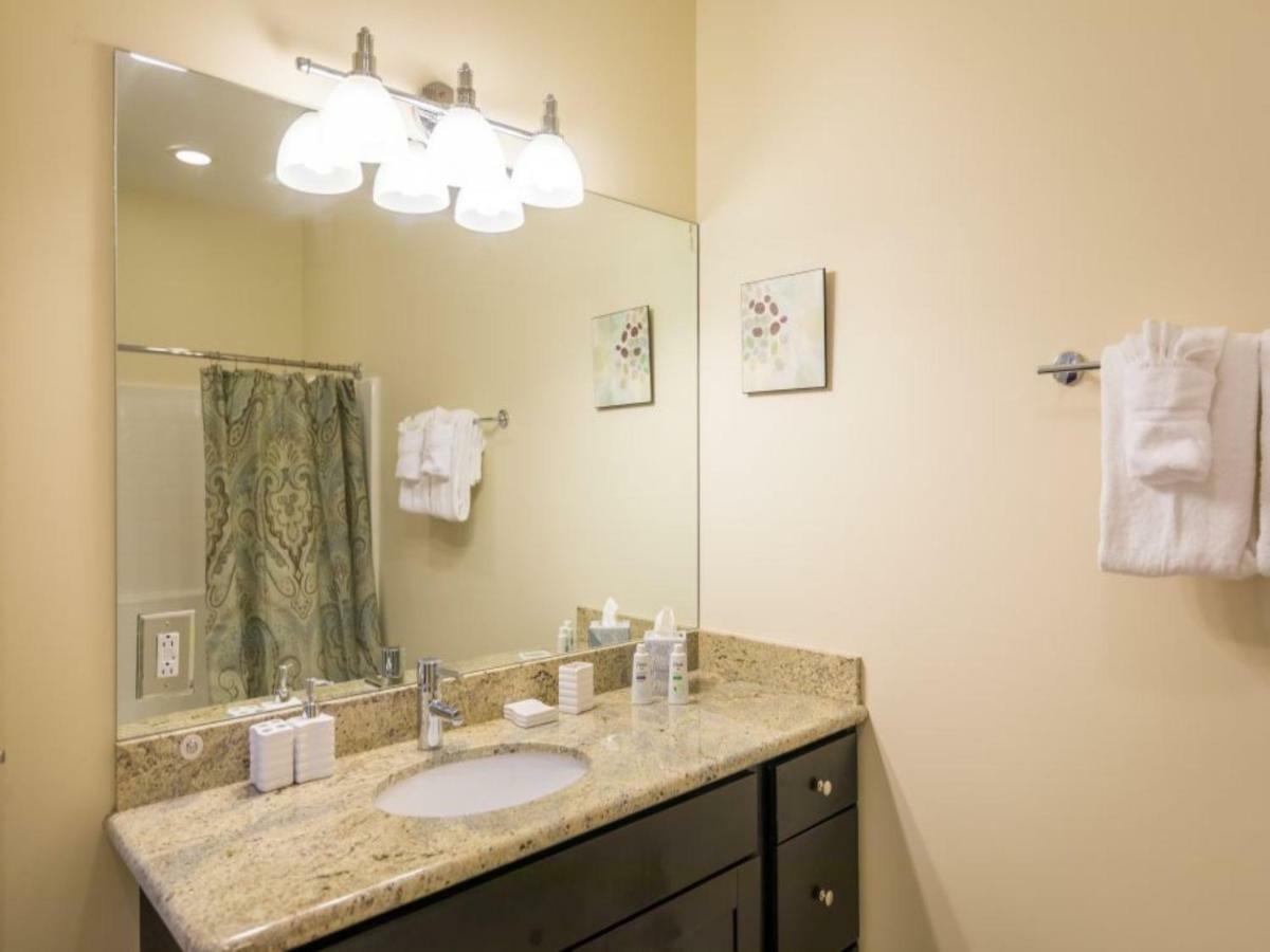 Spacious Lofts Close To French Quarter & Bourbon St. Apartment
