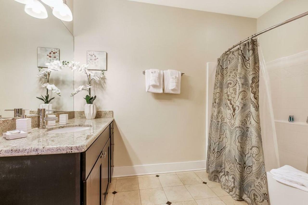 Apartment Gorgeous Condo 1 Minute Walk To French Quarter And Bourbon St.