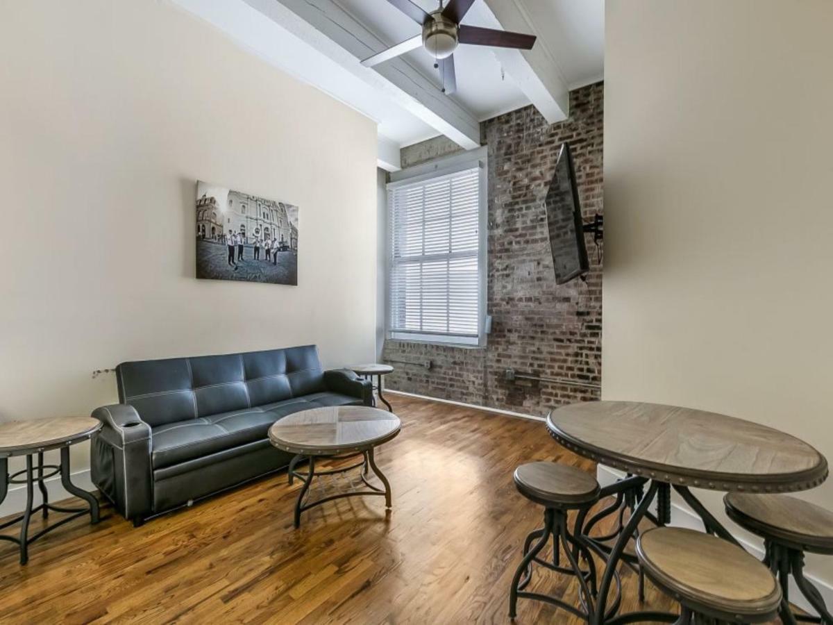 Apartment Spacious Steps Away From French Quarter