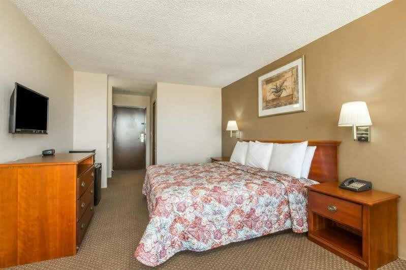 Country & By Radisson, I-10 East, La 2* New Orleans