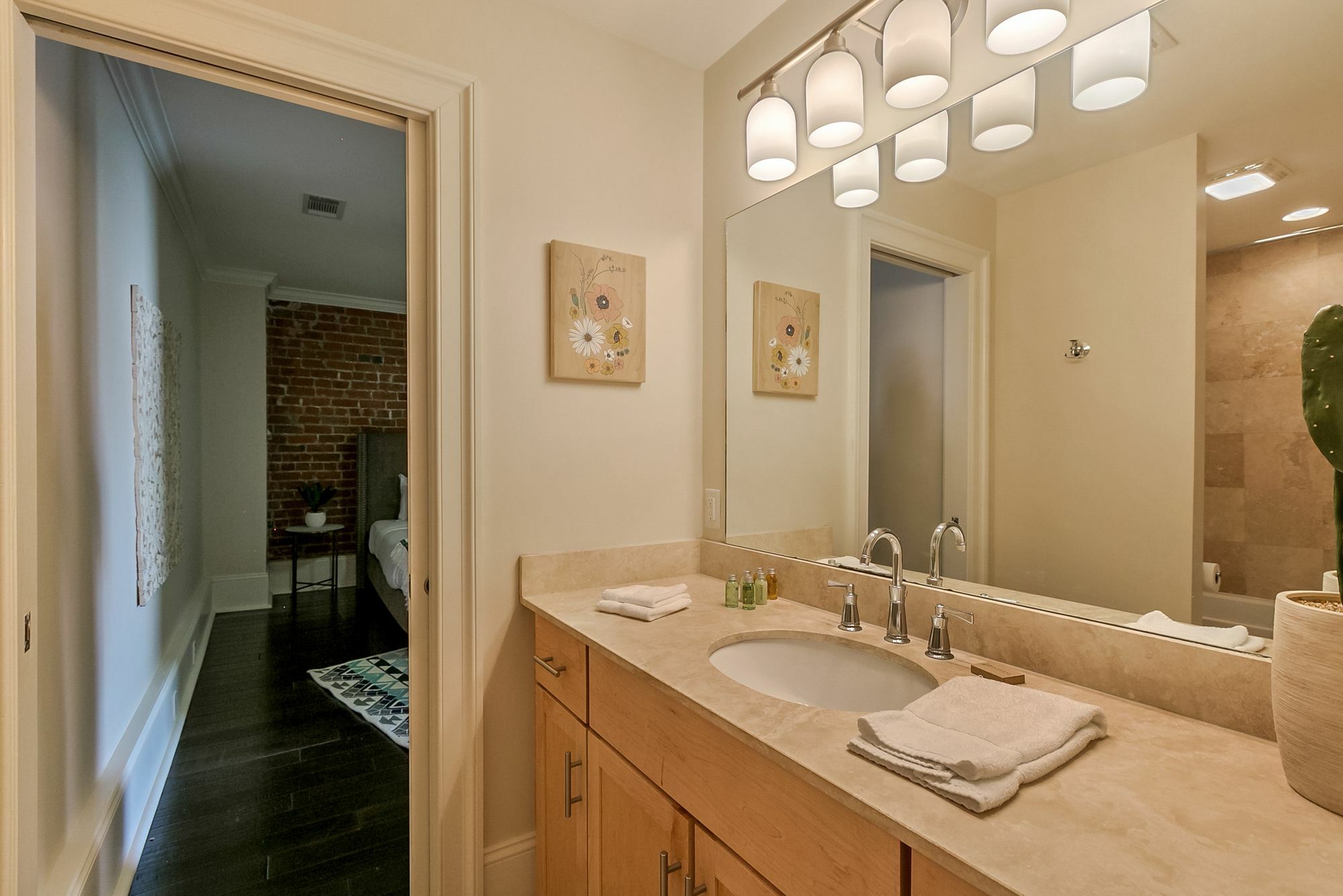 Airy 1br In C.b.d. By Sonder Apartment *
