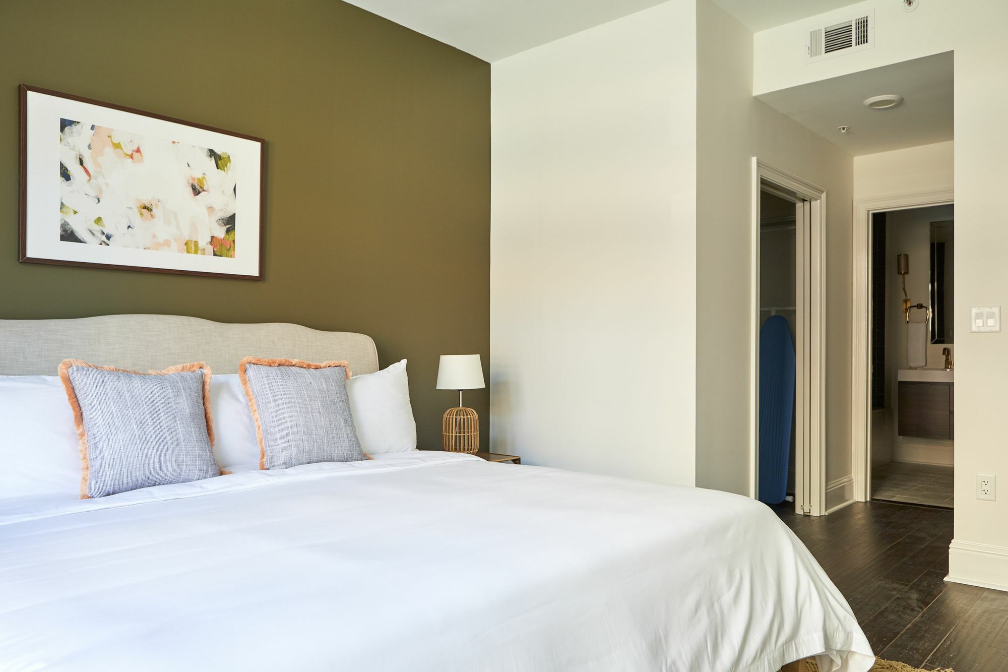 Cheerful 1br On Saint Charles Ave By Sonder New Orleans