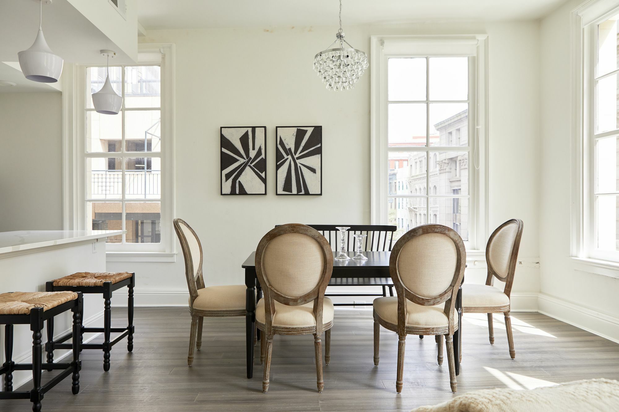 Distinctive 2br On Saint Charles Ave By Sonder