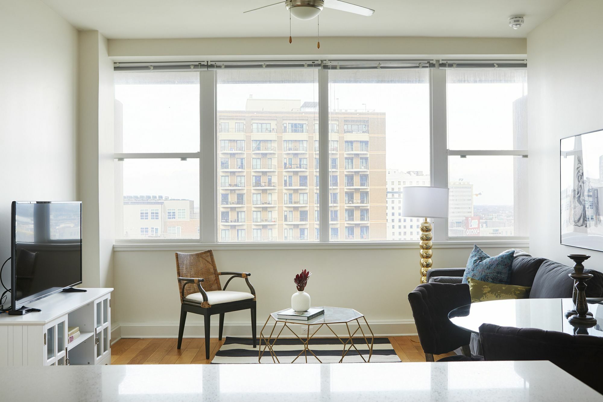 Sharp 1br In C.b.d. By Sonder *