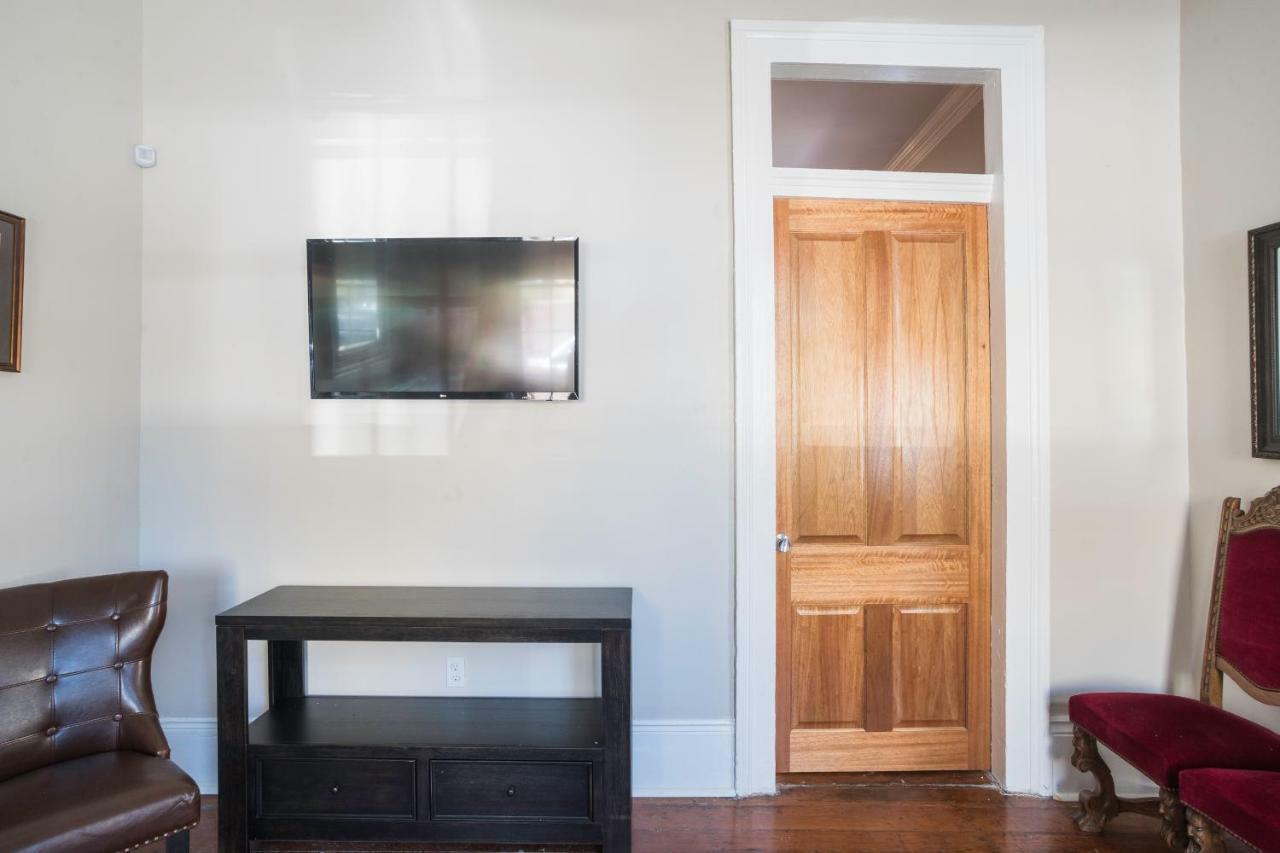Crescent Apartment