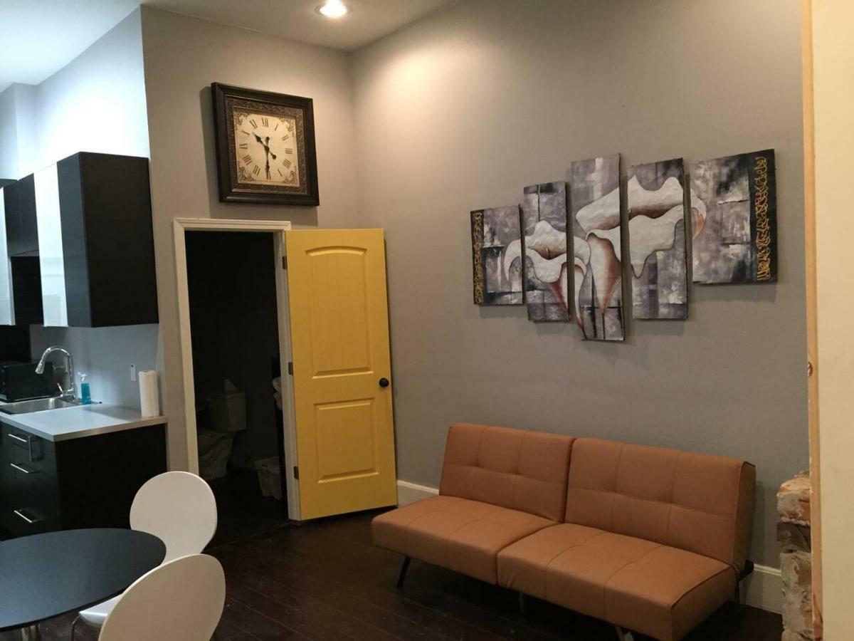 Modern 2 Blocks From Quarters