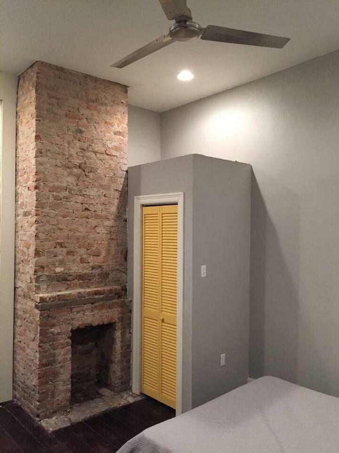 Modern 2 Blocks From Quarters Apartment