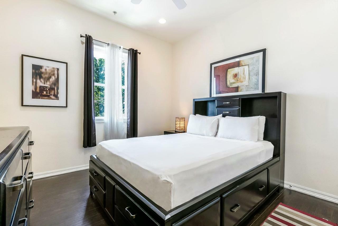 Spacious 4bd Luxury Penthouse With Balcony New Orleans