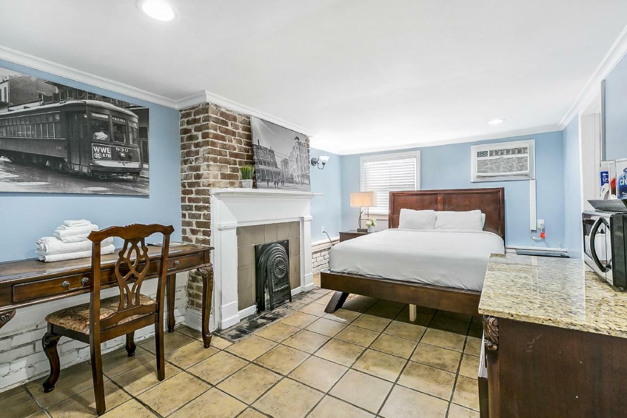 Comfortable Rooms Near All Nola Hot Spots *