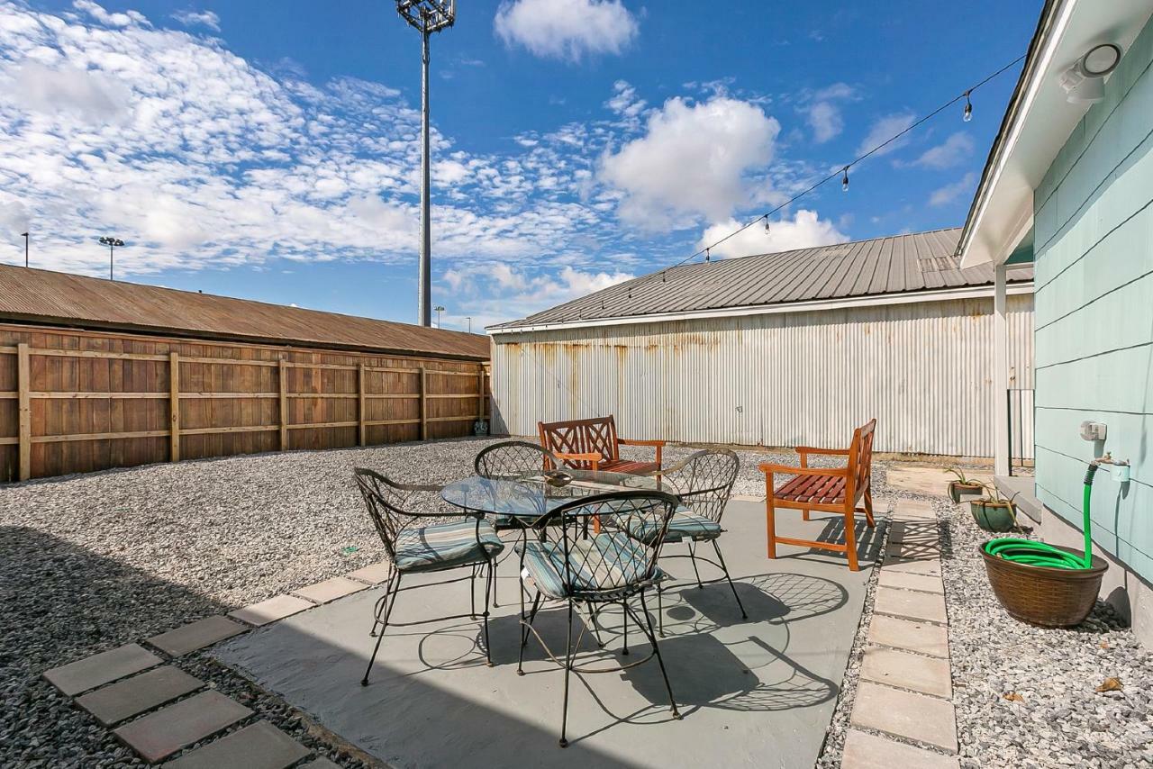 Cozy And Charming House With Luxury Amenities Holiday home