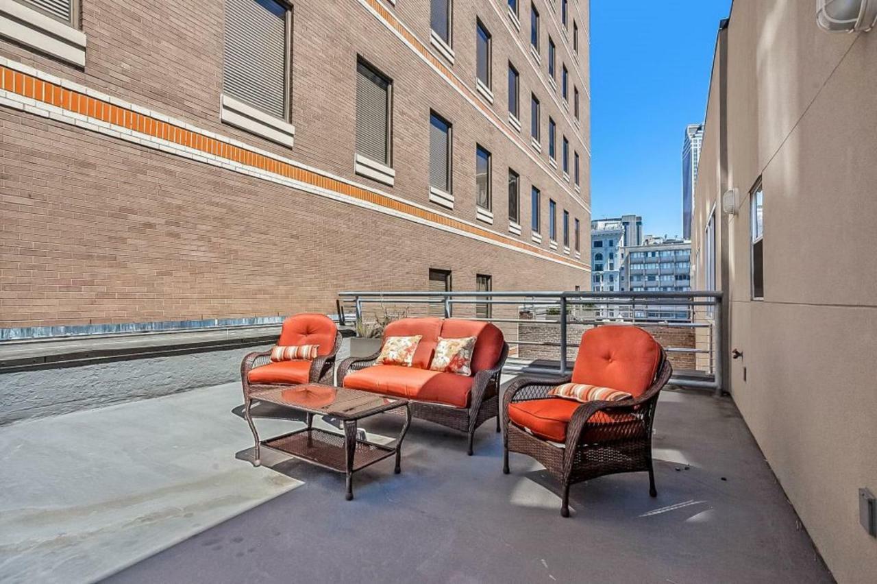 Modern & Fully Furnished In The Heart Of The New Orleans