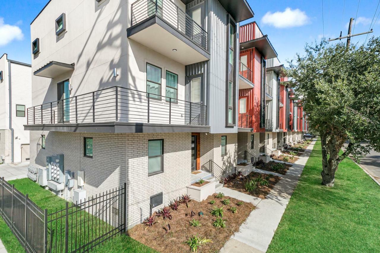 New Construction Townhouse Near Hot Spots