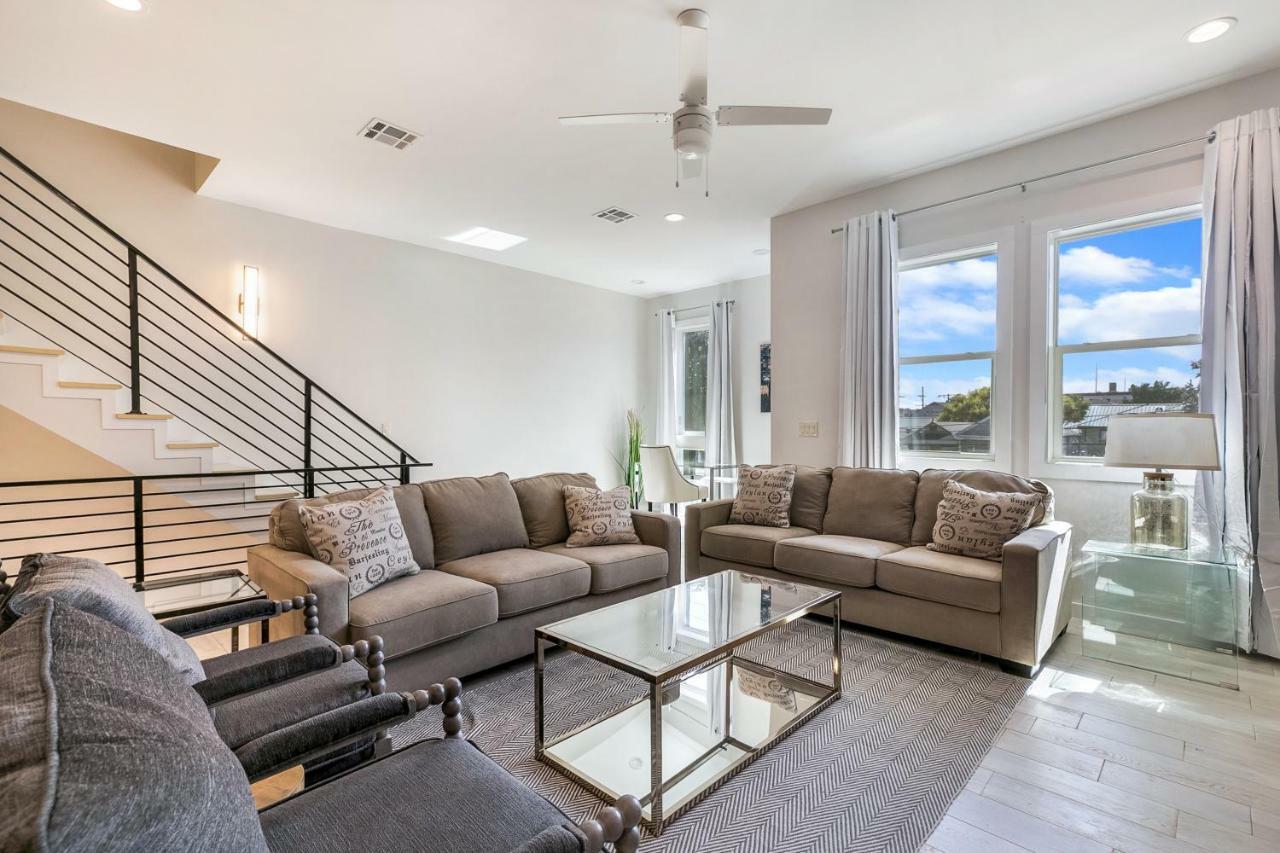 New Construction Townhouse Near Hot Spots