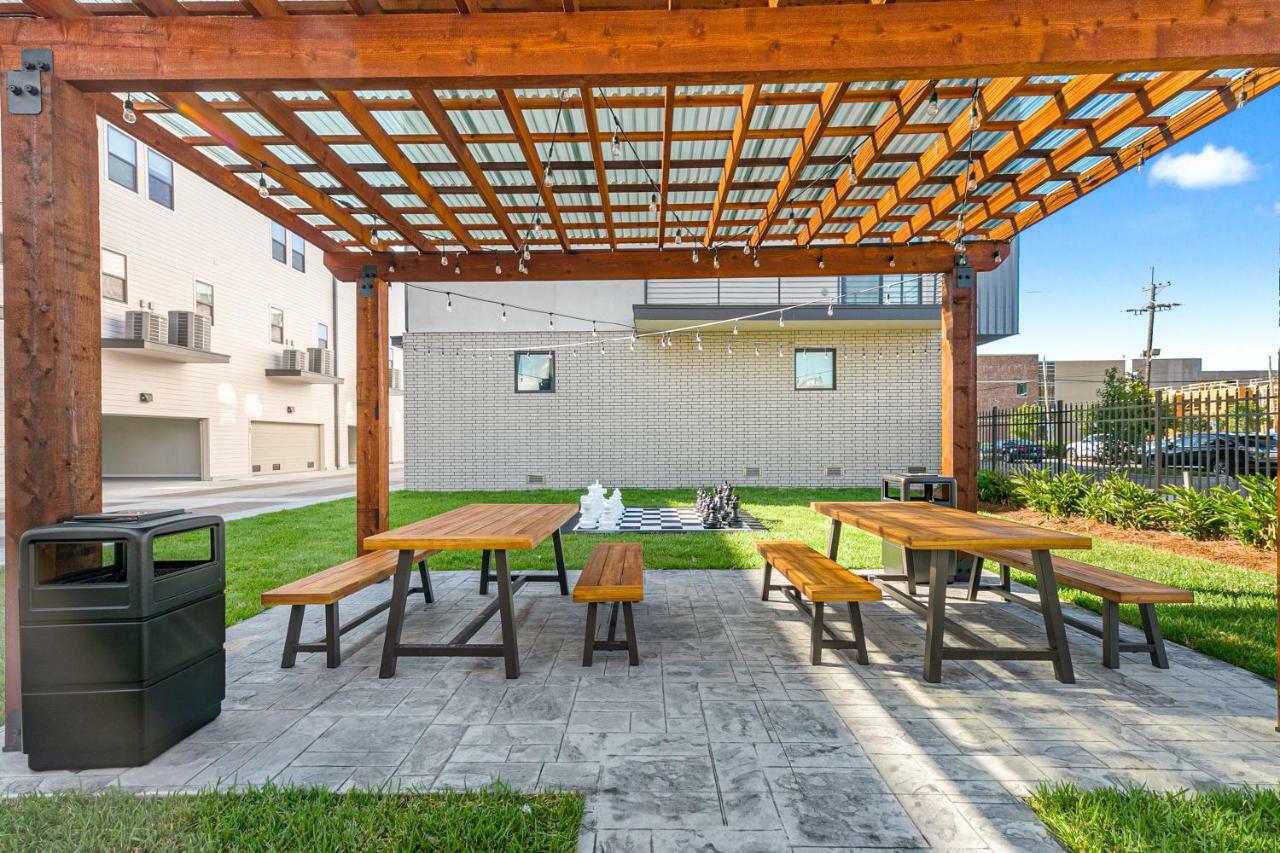 New Construction Townhouse Near Hot Spots Guest house *