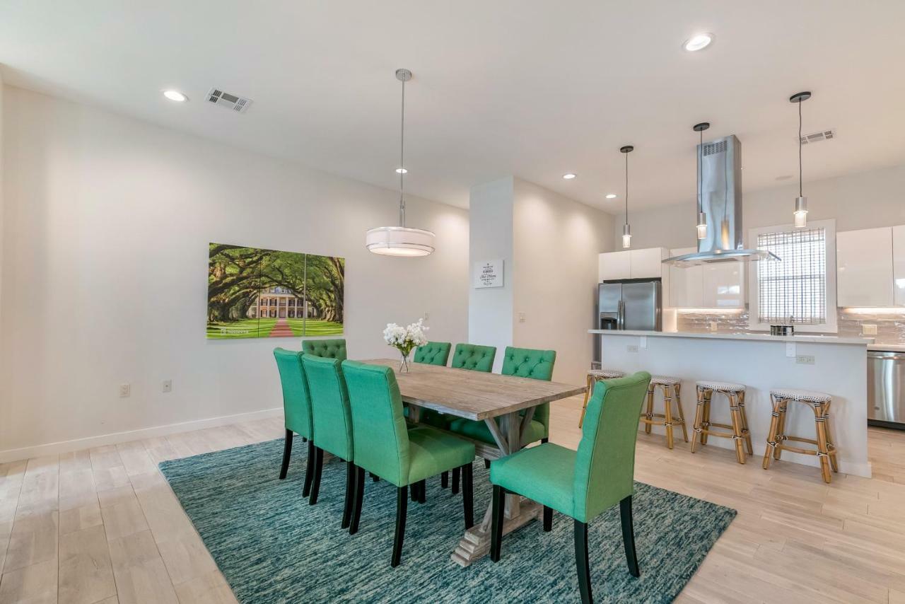 New Construction Townhouse Near Hot Spots