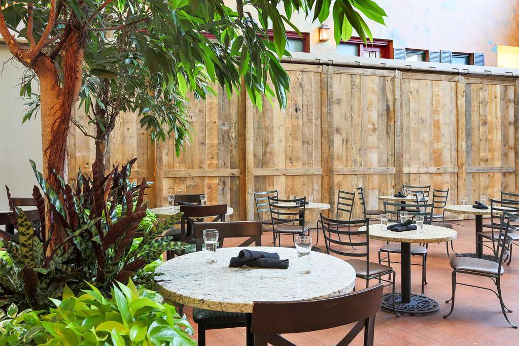 Embassy By Hilton Convention Center Hotel 3*