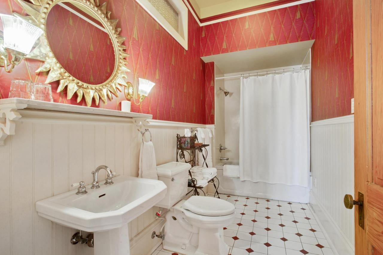 Maison Perrier Bed & Breakfast 4*