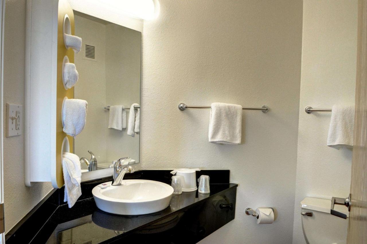 Hotel Motel 6-New Orleans, La 2*