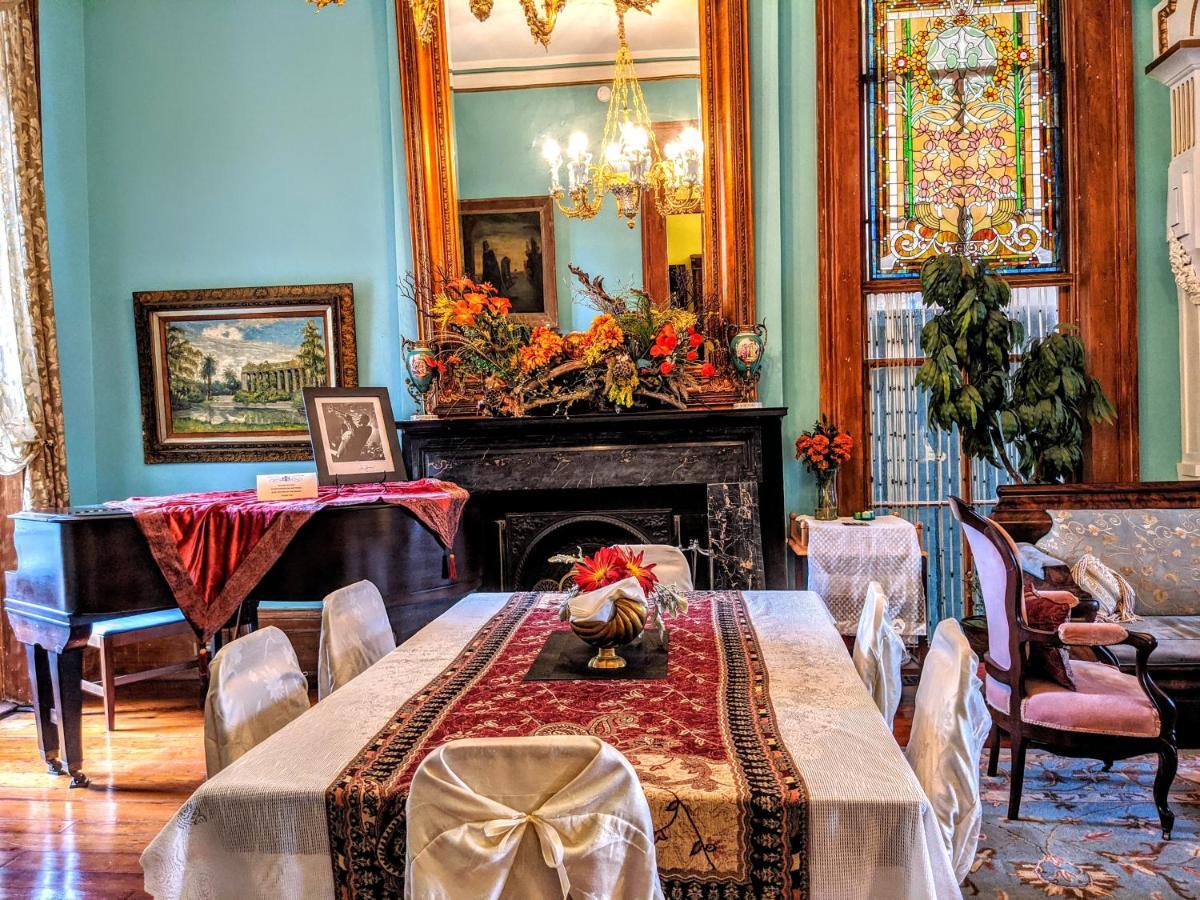 Parisian Courtyard 3* New Orleans
