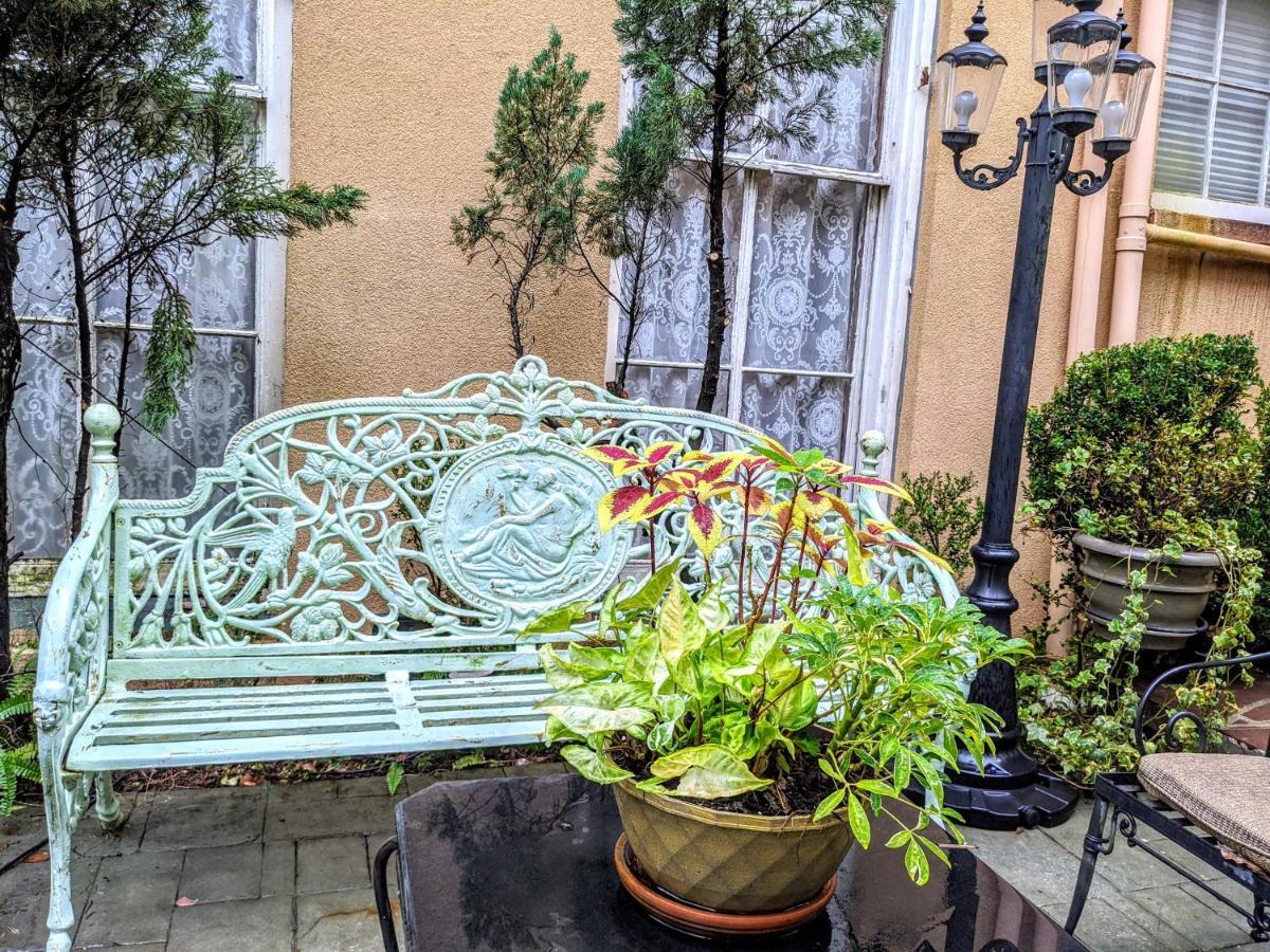 Parisian Courtyard