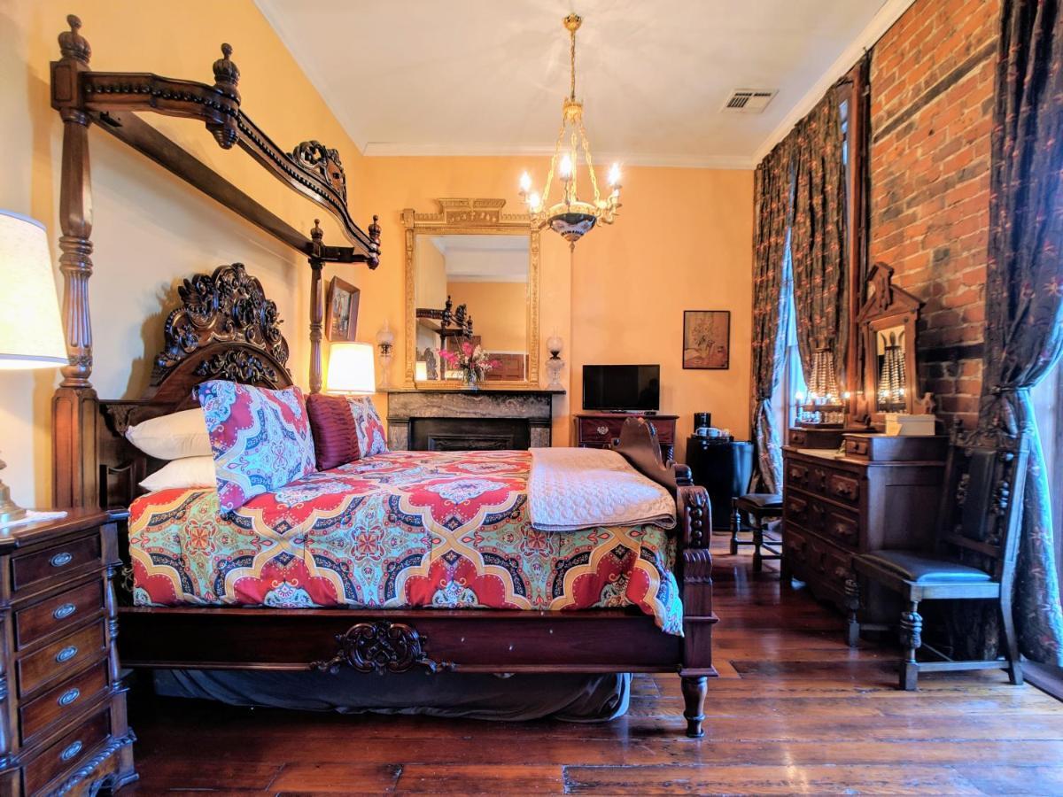 Parisian Courtyard 3* New Orleans