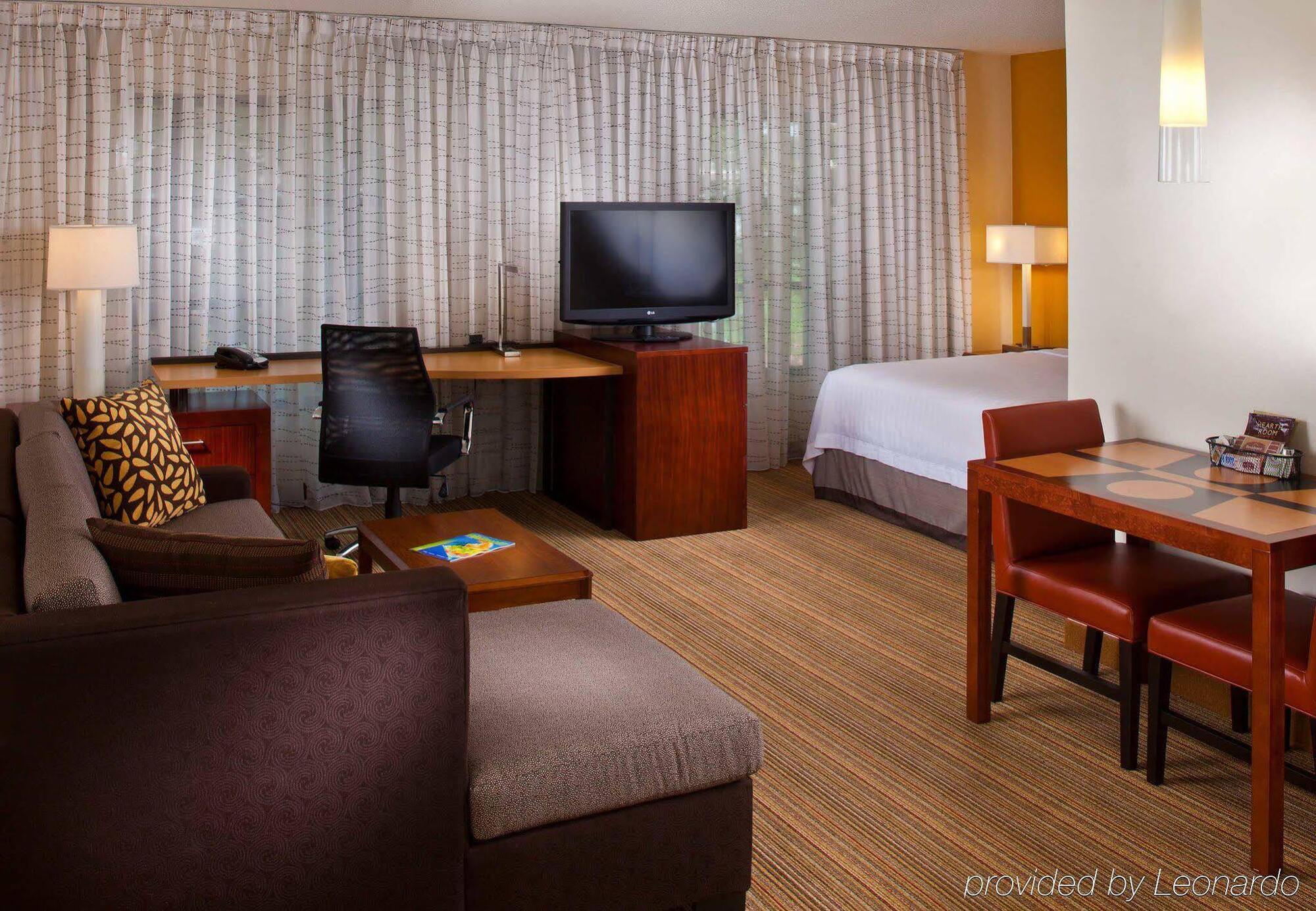 Hotel Sonesta Es Convention Center 3*