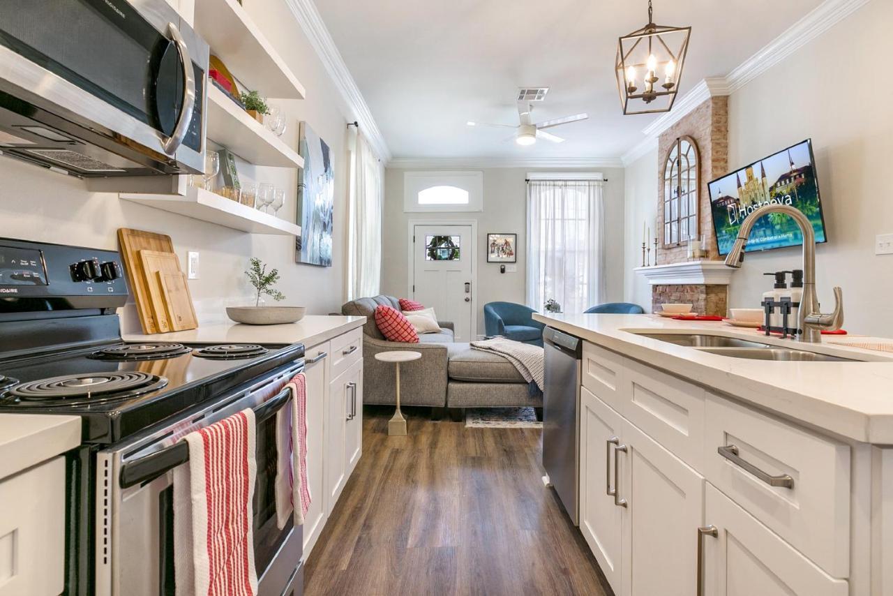 St Charles Ave Living Near Hot Spots And Restaurants Holiday home *