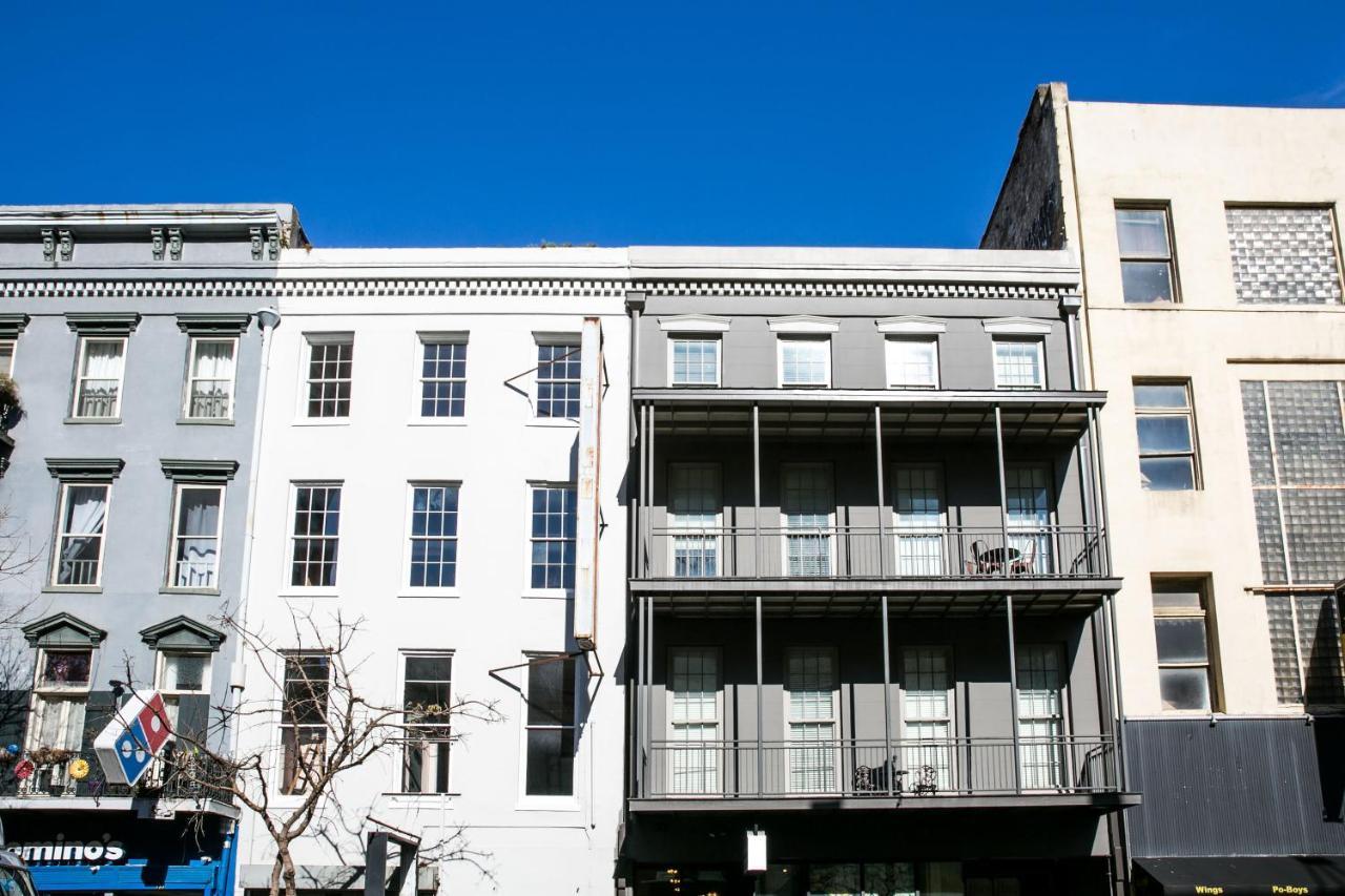 Stay Alfred On North Carondelet Street *