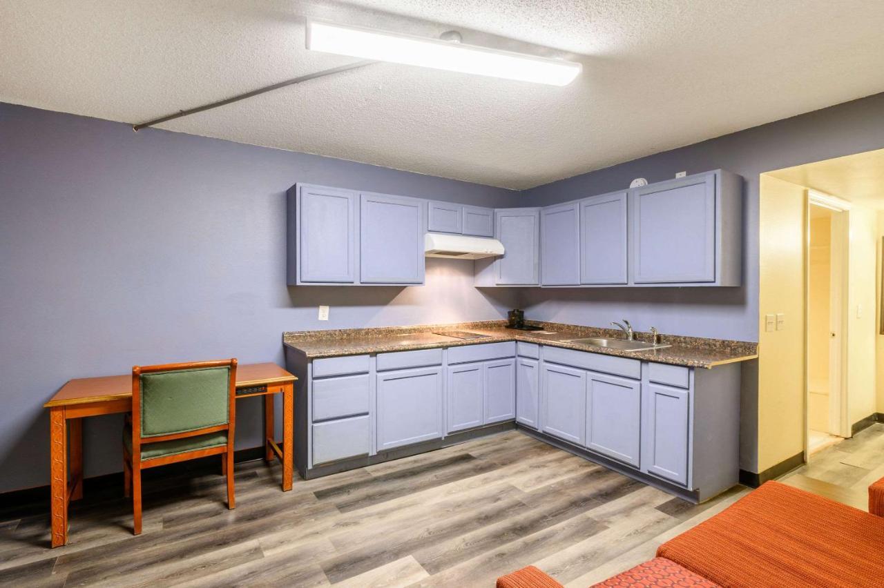 Quality I-10 East Hotel
