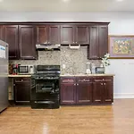 Elegant 4Br Condo In Downtown