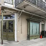 Updated Bourbon Street Condo With Smart Tvs!