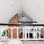 Chic Spot Near The Lower French Quarter