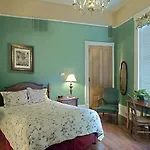 Avenue Inn Bed And Breakfast