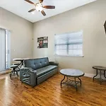 Beautiful Condos Steps From French Quarter And Bourbon St