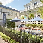 Sonder At Delachaise Row